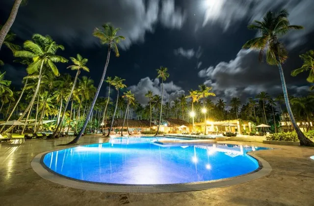 Coson Bay Hotel Residences Las Terrenas Pooll 1